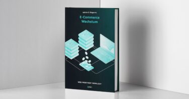 Cover dieser E-Commerce Studie zeigt ein Notebook mit Online-Shops auf dem Cover. 